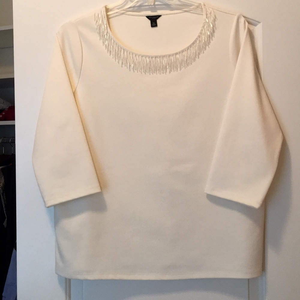 Elegant ANN TYLOR top.